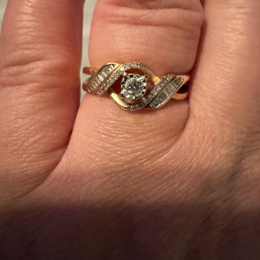 Elegant Rose gold women’s size 7 real diamond ring